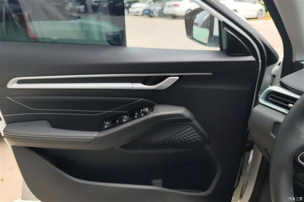 Geely Emgrand, 2025 7