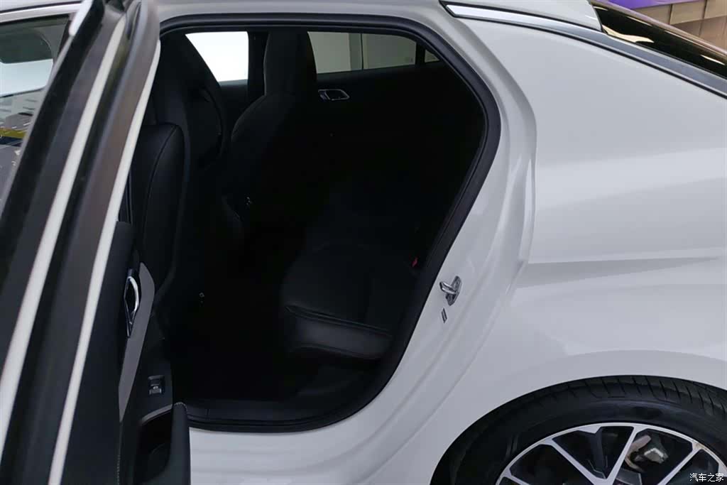 Lynk & Co 02, 2021 11