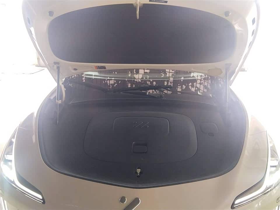 IM Motors Zhiji LS7 IM Motors Zhiji LS7
