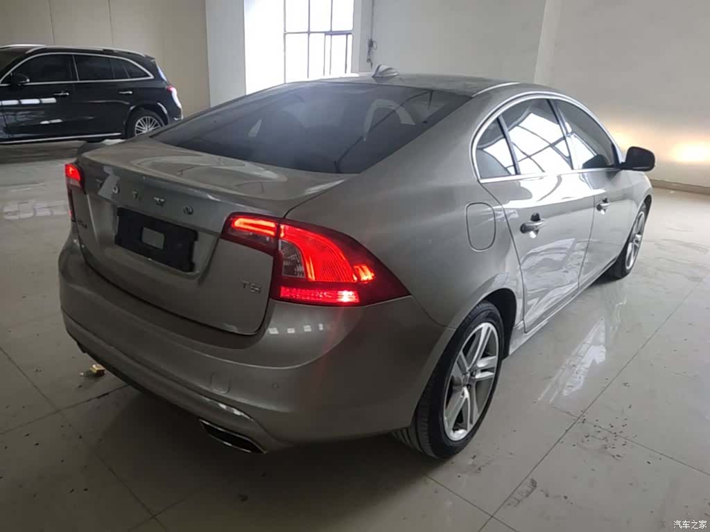Volvo S60, 2015 7