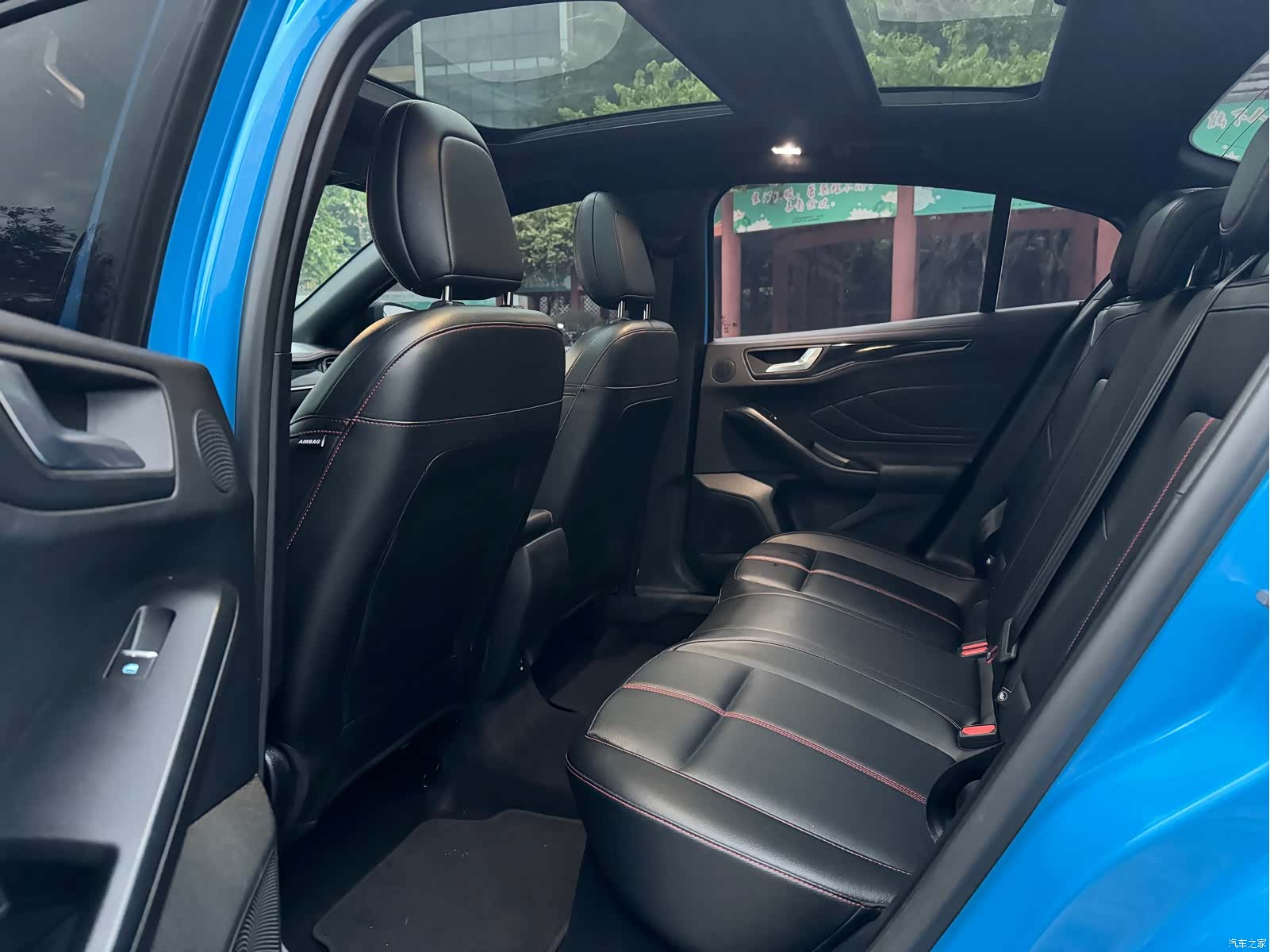 Ford Focus, 2022 10