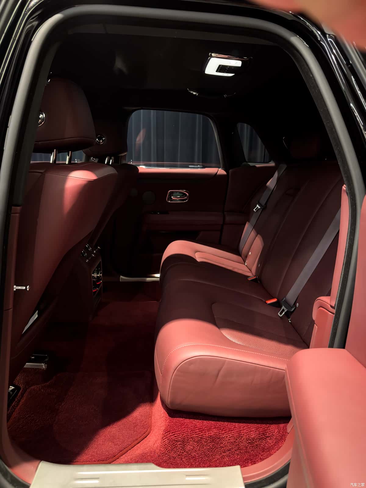 Rolls-Royce Ghost, 2022 16