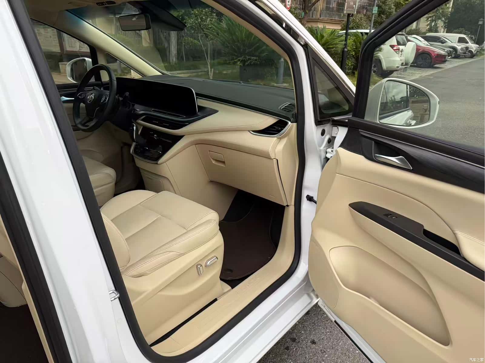Buick GL8, 2022 8