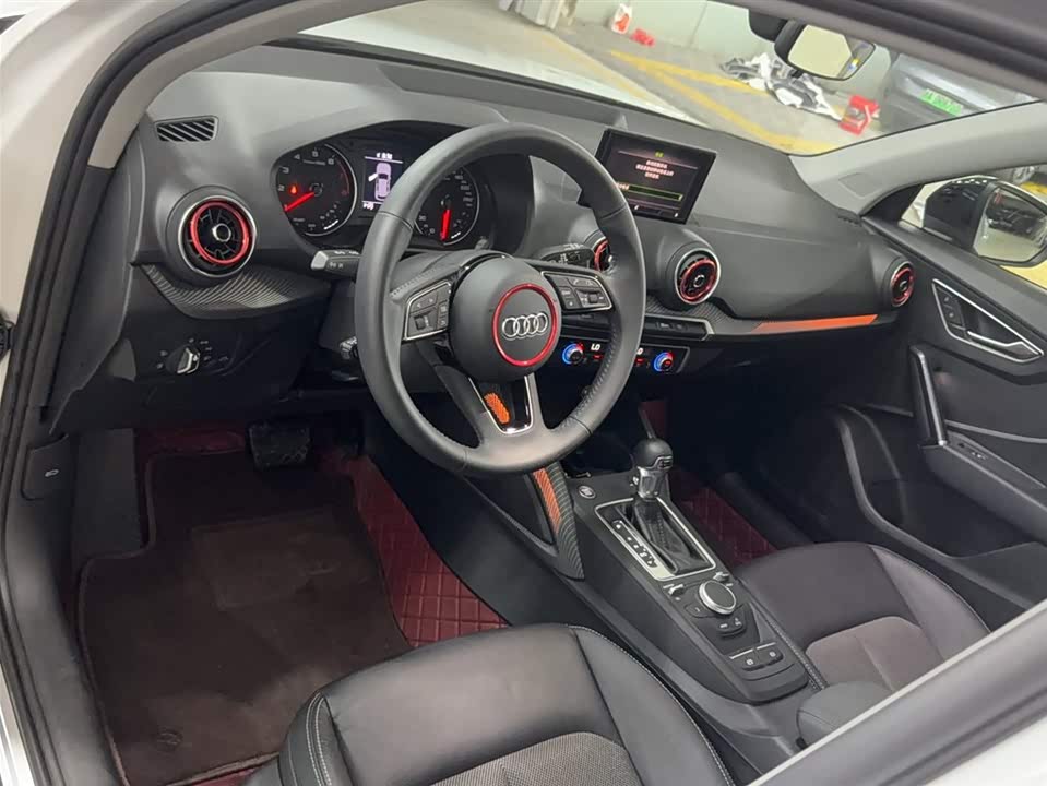 Audi Q2L