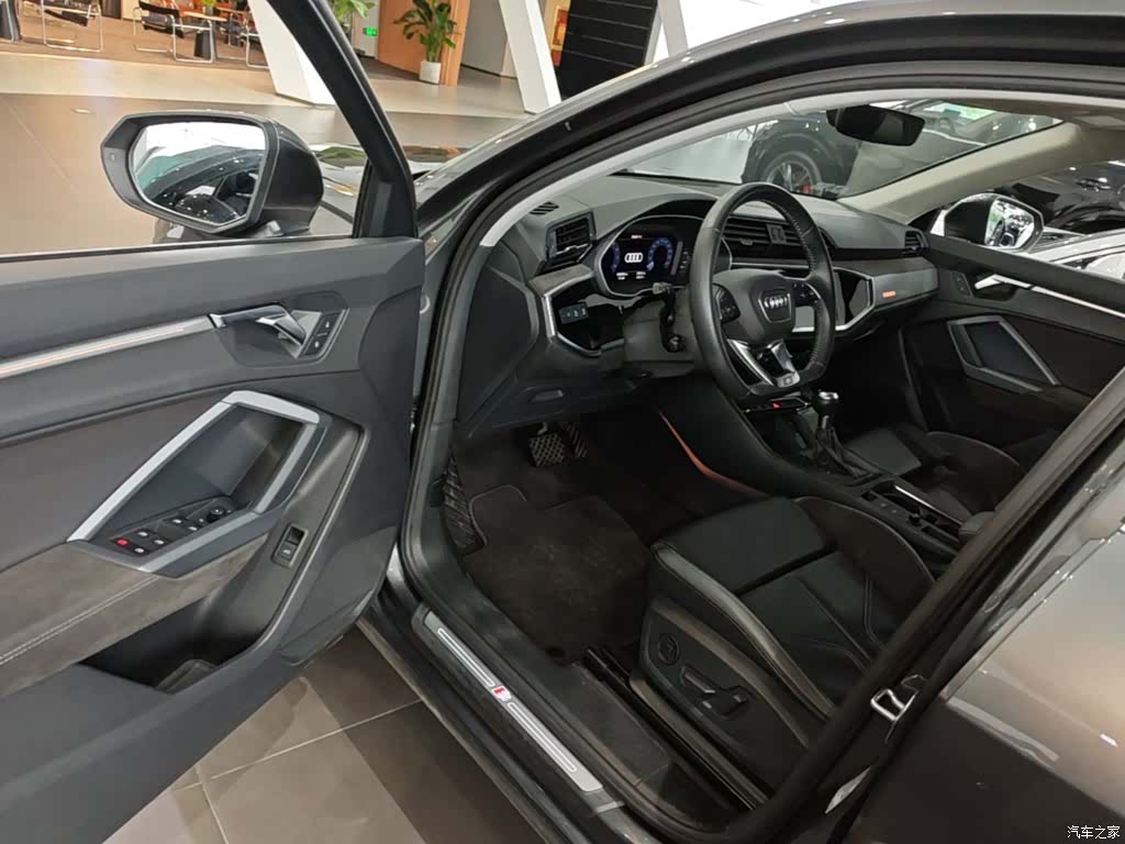 Audi Q3, 2021 16
