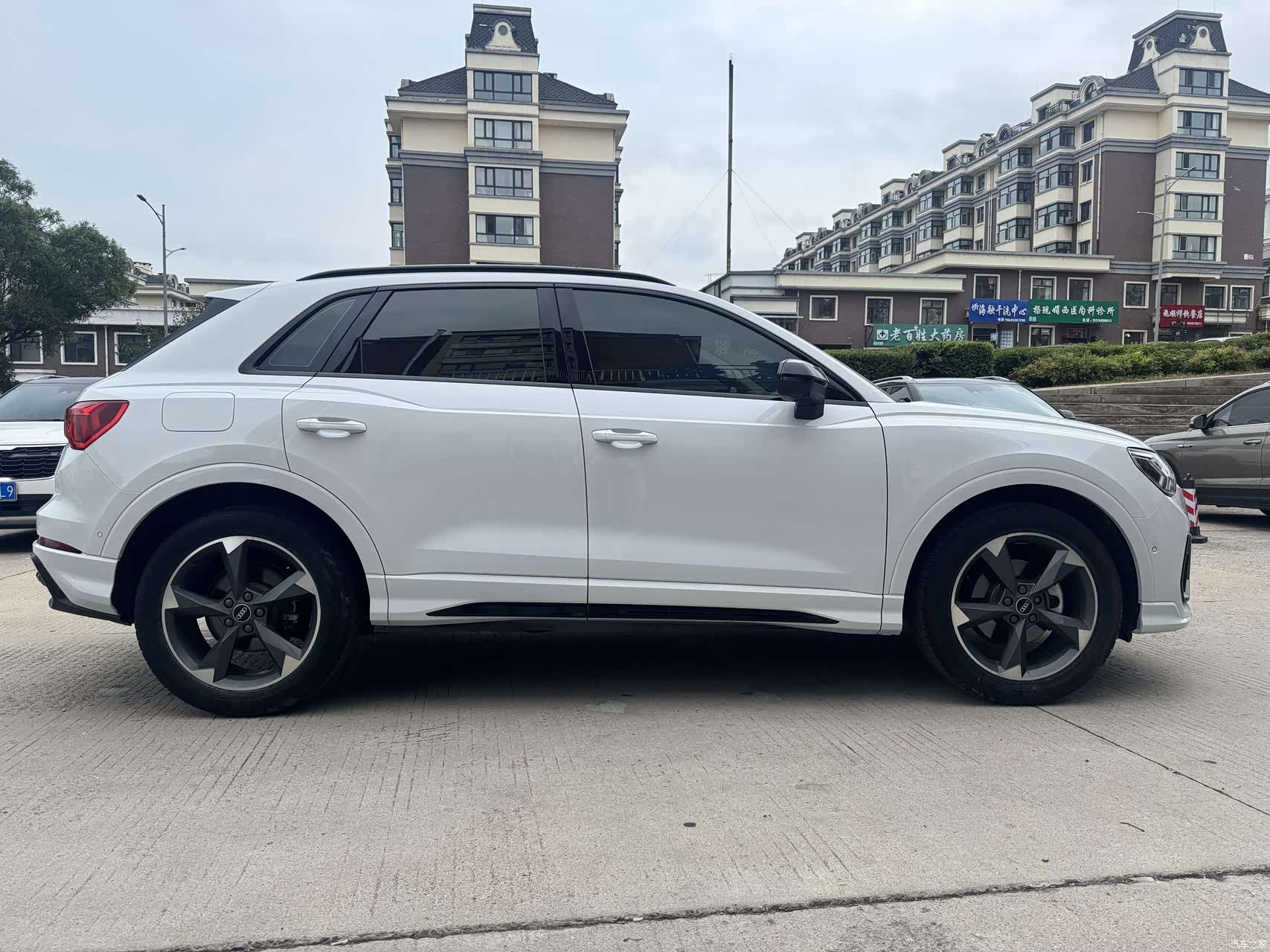 Audi Q3, 2023 4