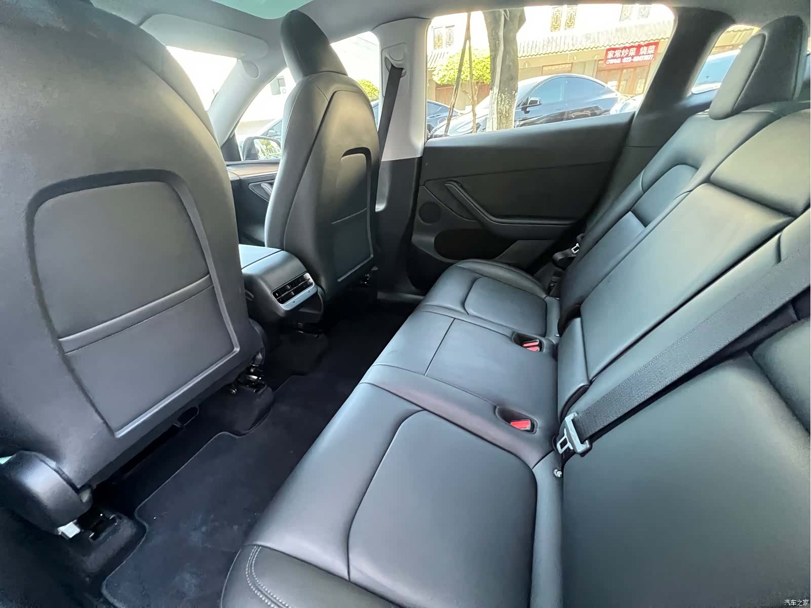 Tesla Model Y, 2022 4