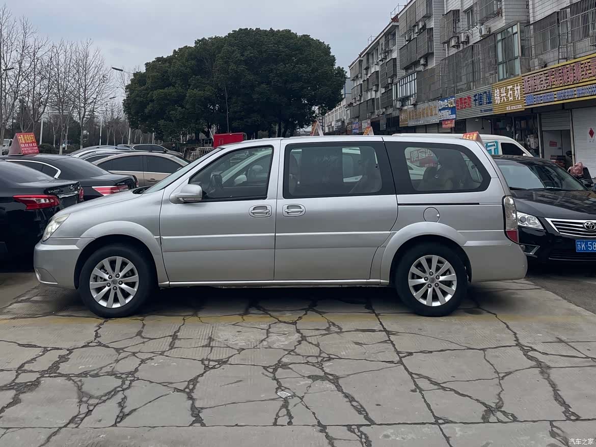 Buick GL8, 2014 3