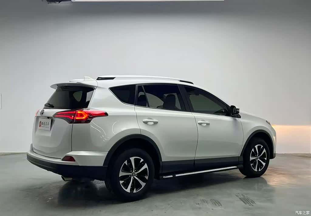 Toyota RAV4, 2018 15
