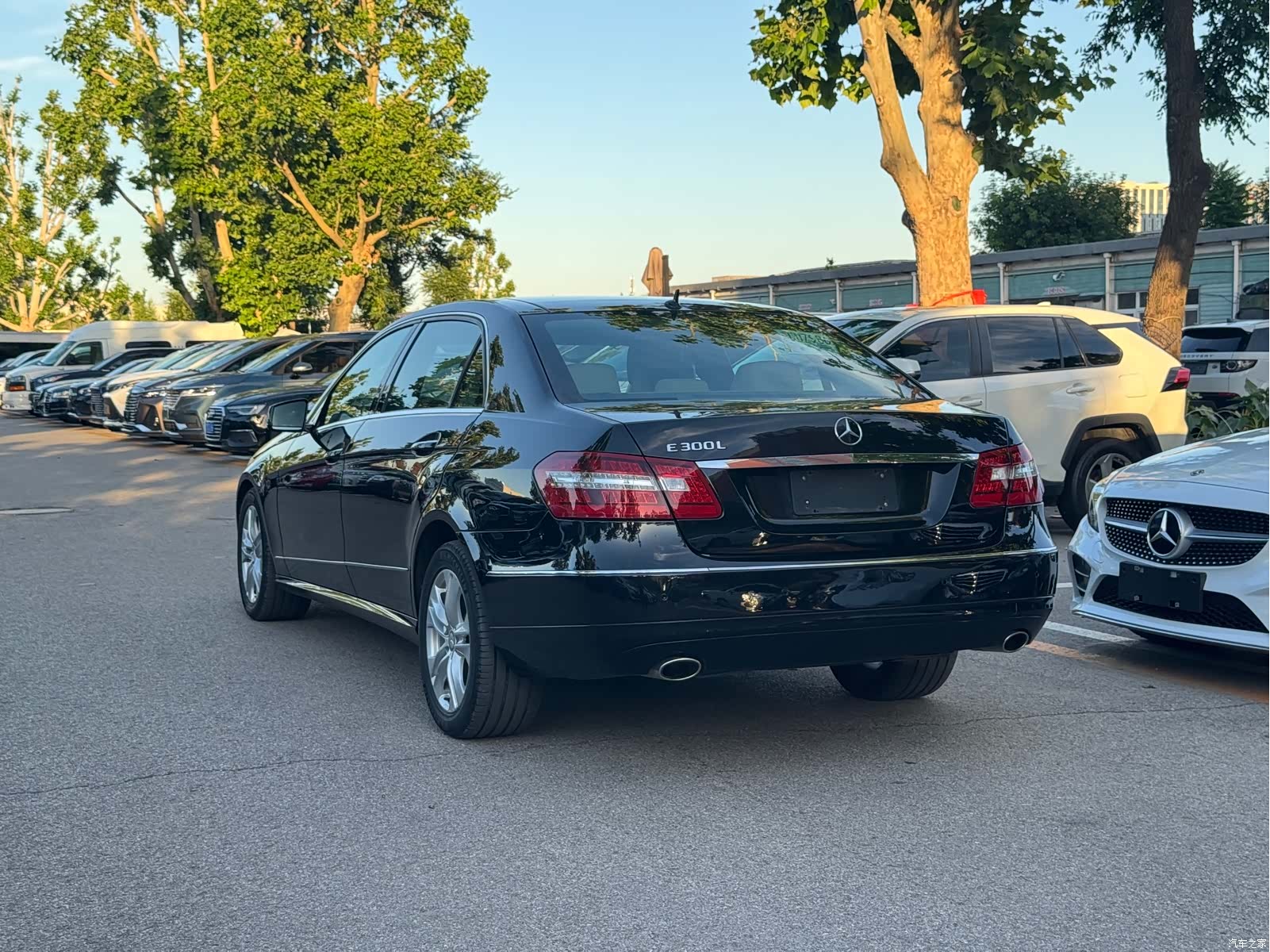 Mercedes-Benz E-Class, 2011 3