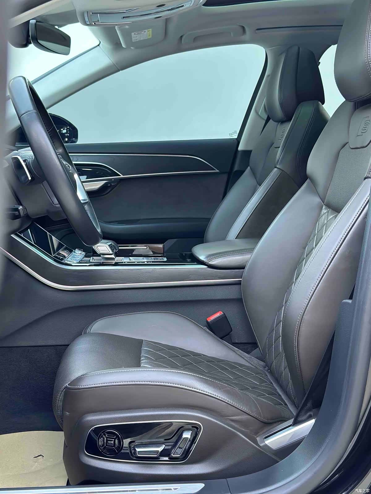 Audi A8L, 2021 4