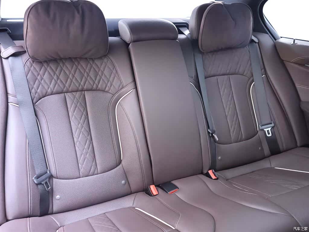 BMW 5 Series, 2021 23