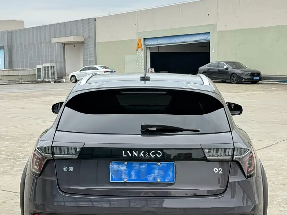 Lynk & Co 02