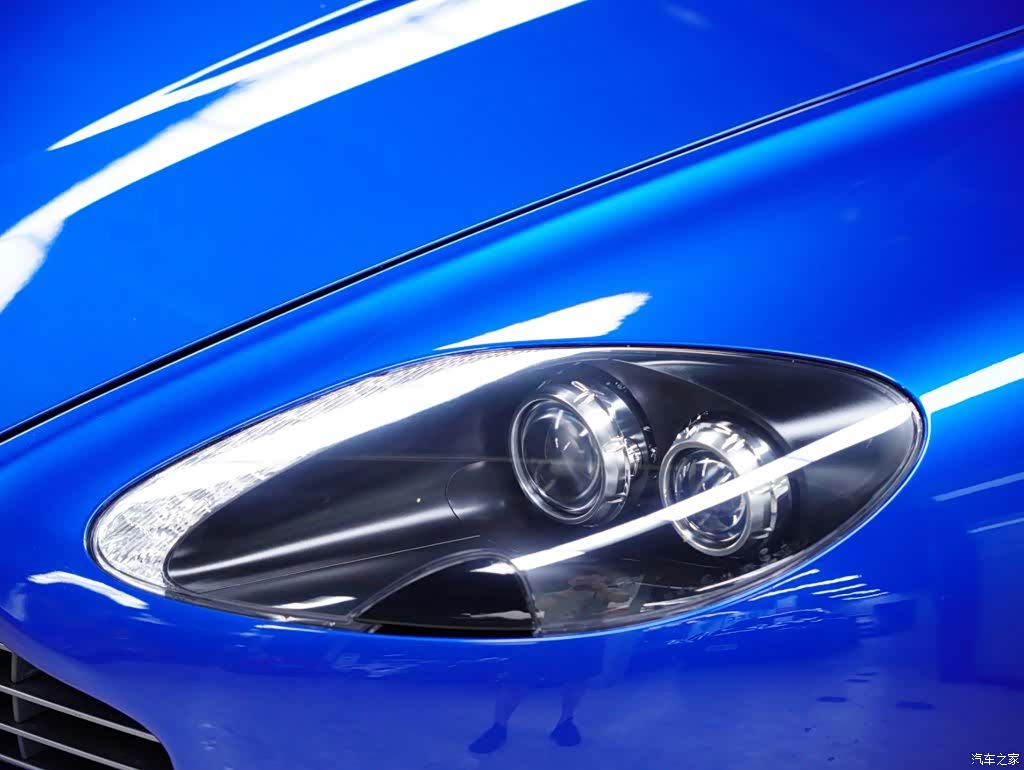 Aston Martin Vantage, 2017 13
