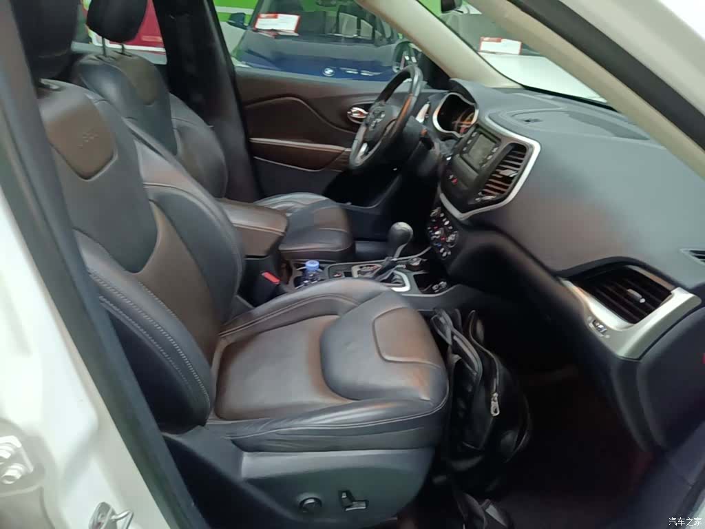 Jeep Cherokee, 2016 25