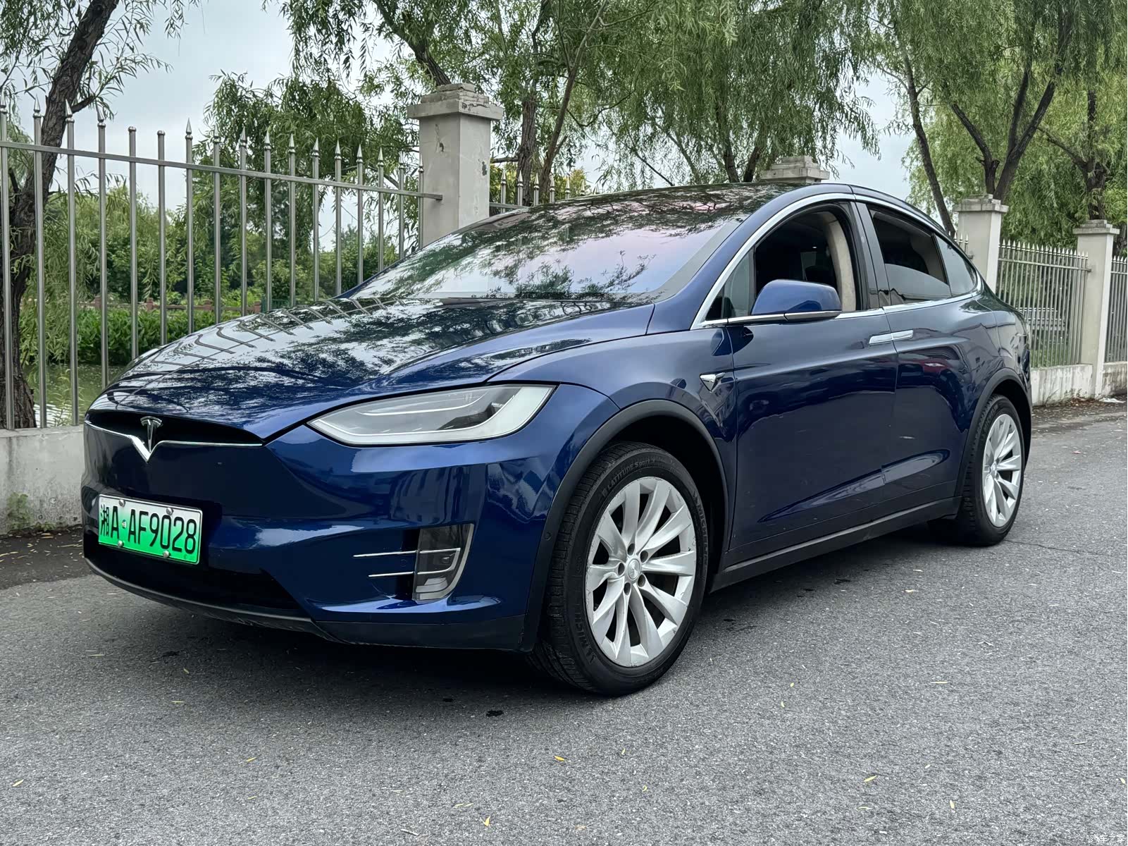 Tesla Model X, 2017 2