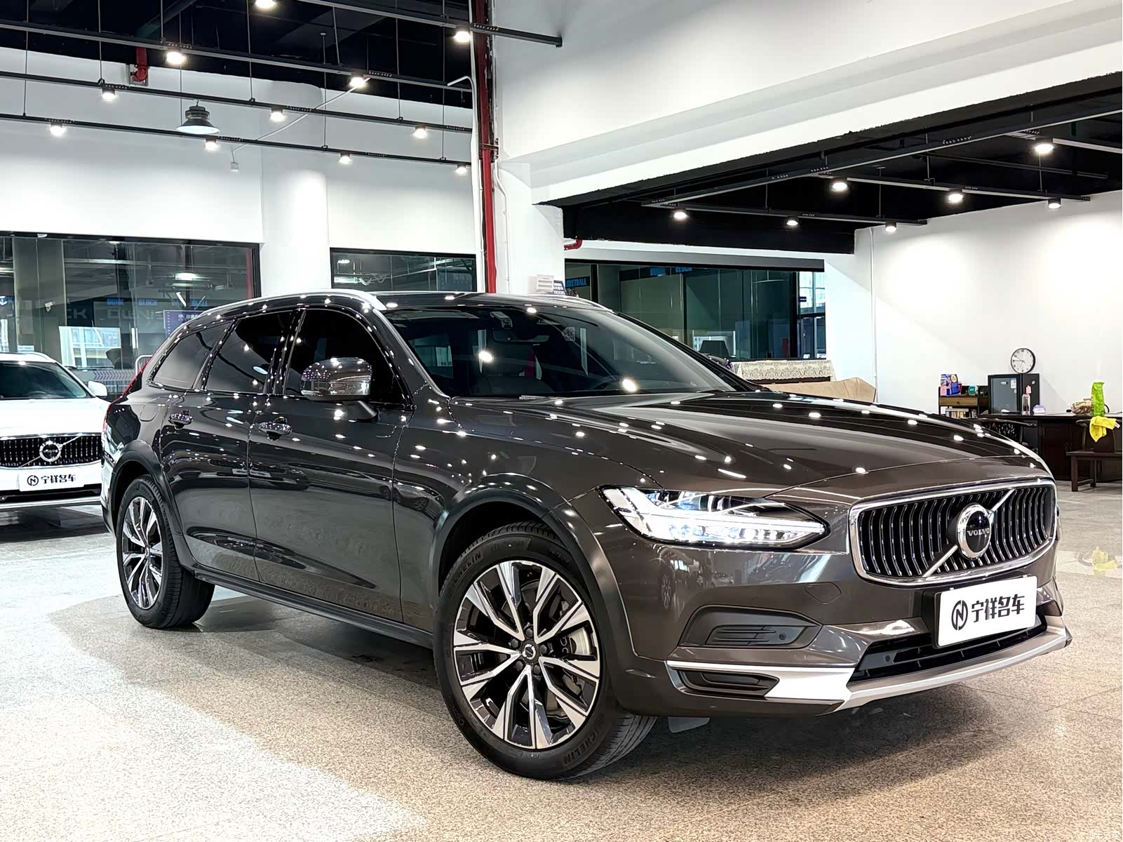 Volvo V90, 2023 3