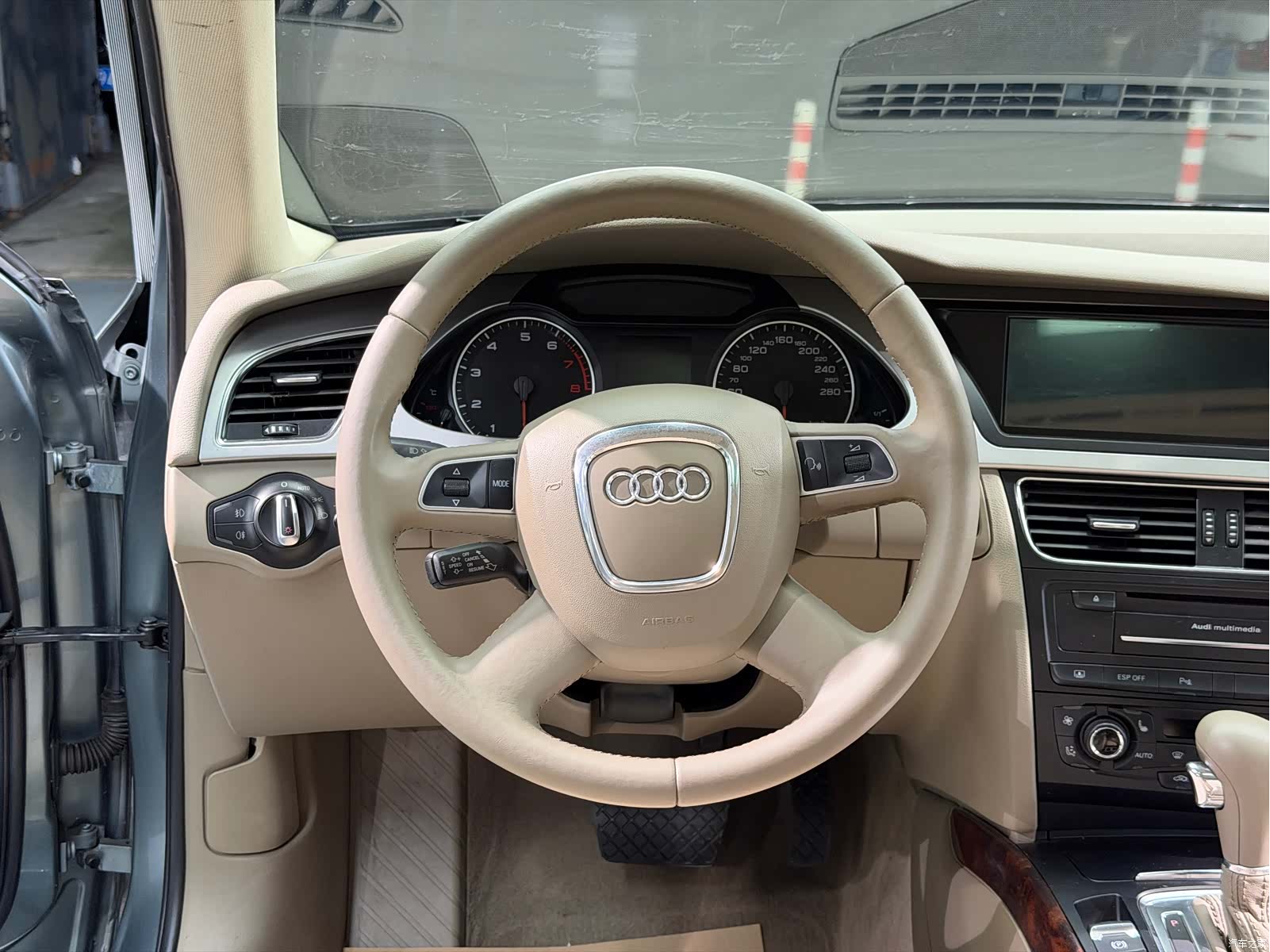 Audi A4L, 2010 15