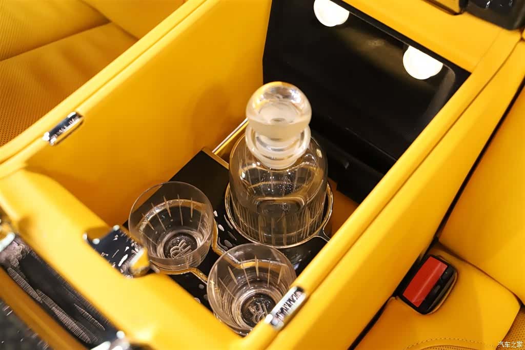 Rolls-Royce Cullinan, 2022 16