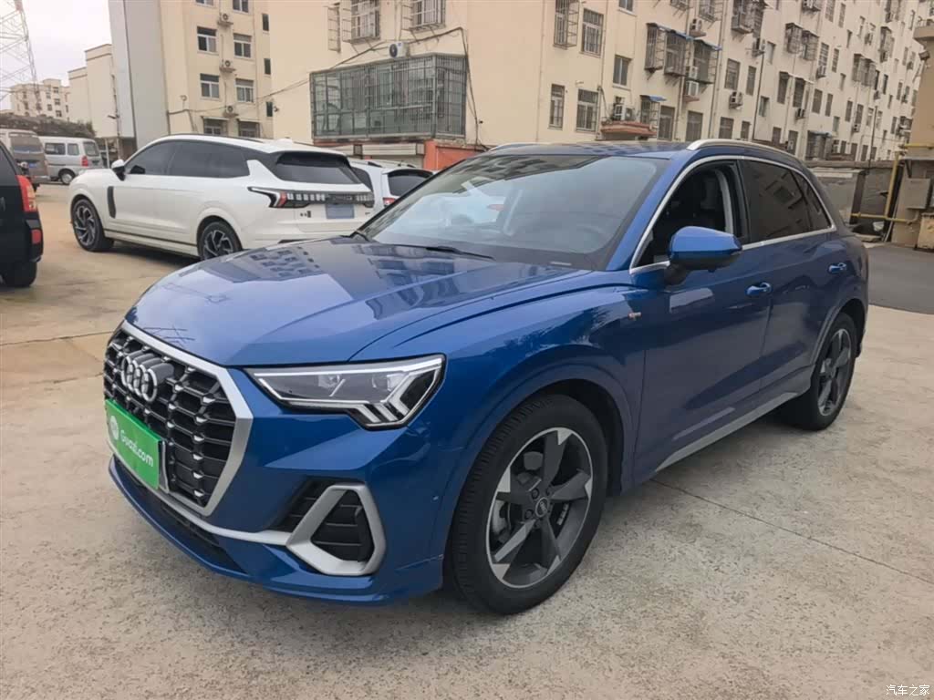 Audi Q3, 2022 1