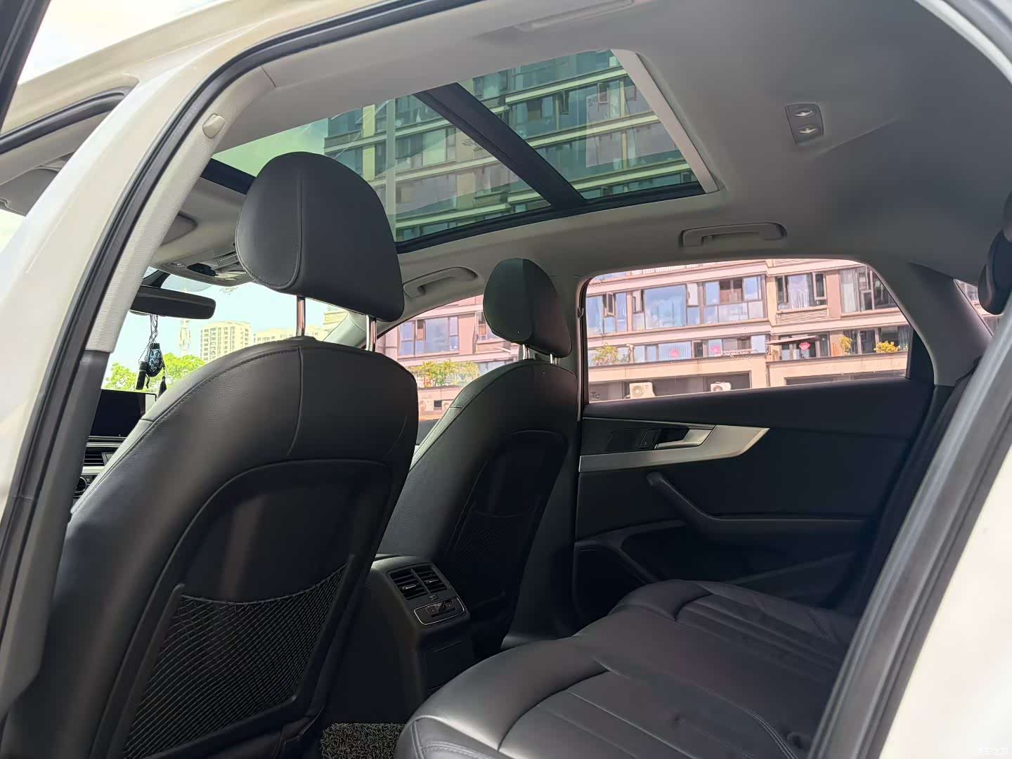 Audi A4L, 2018 7