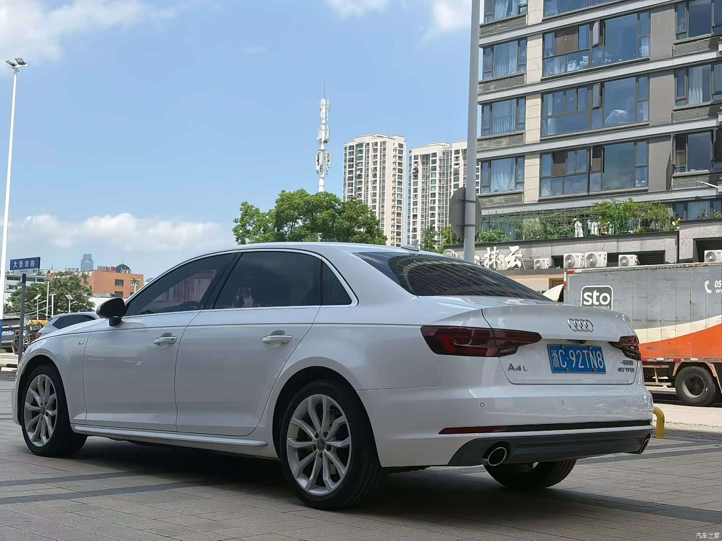 Audi A4L, 2018 8