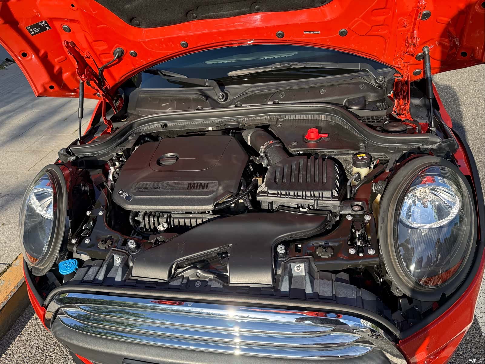 Mini ONE, 2019 24