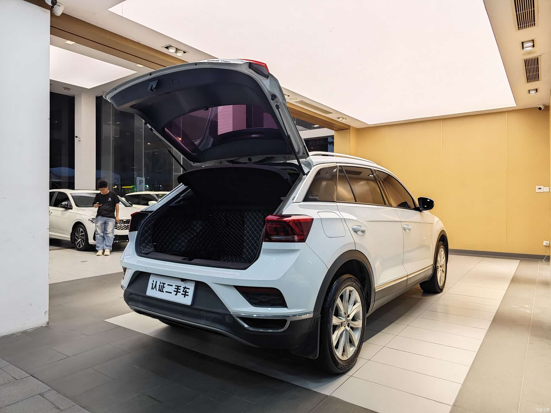 Volkswagen T-ROC, 2020 31