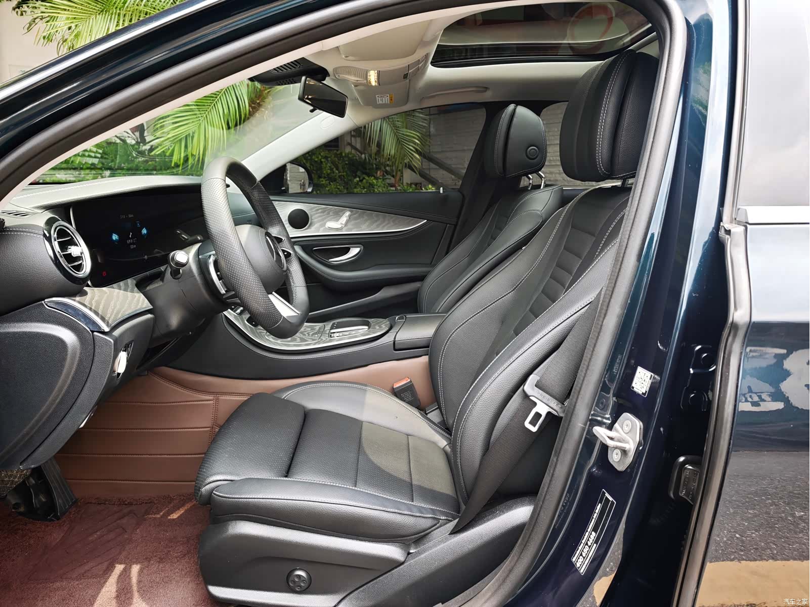 Mercedes-Benz E-Class, 2022 10