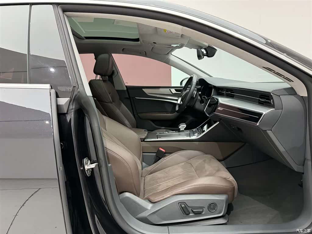 Audi A7L, 2023 19