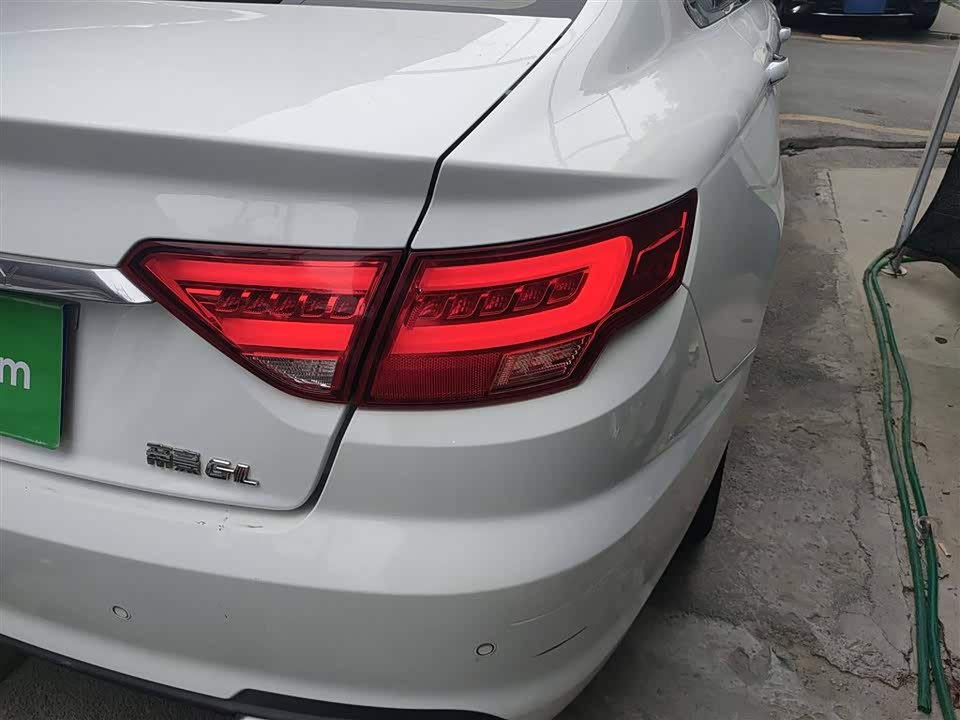 Geely Emgrand GL