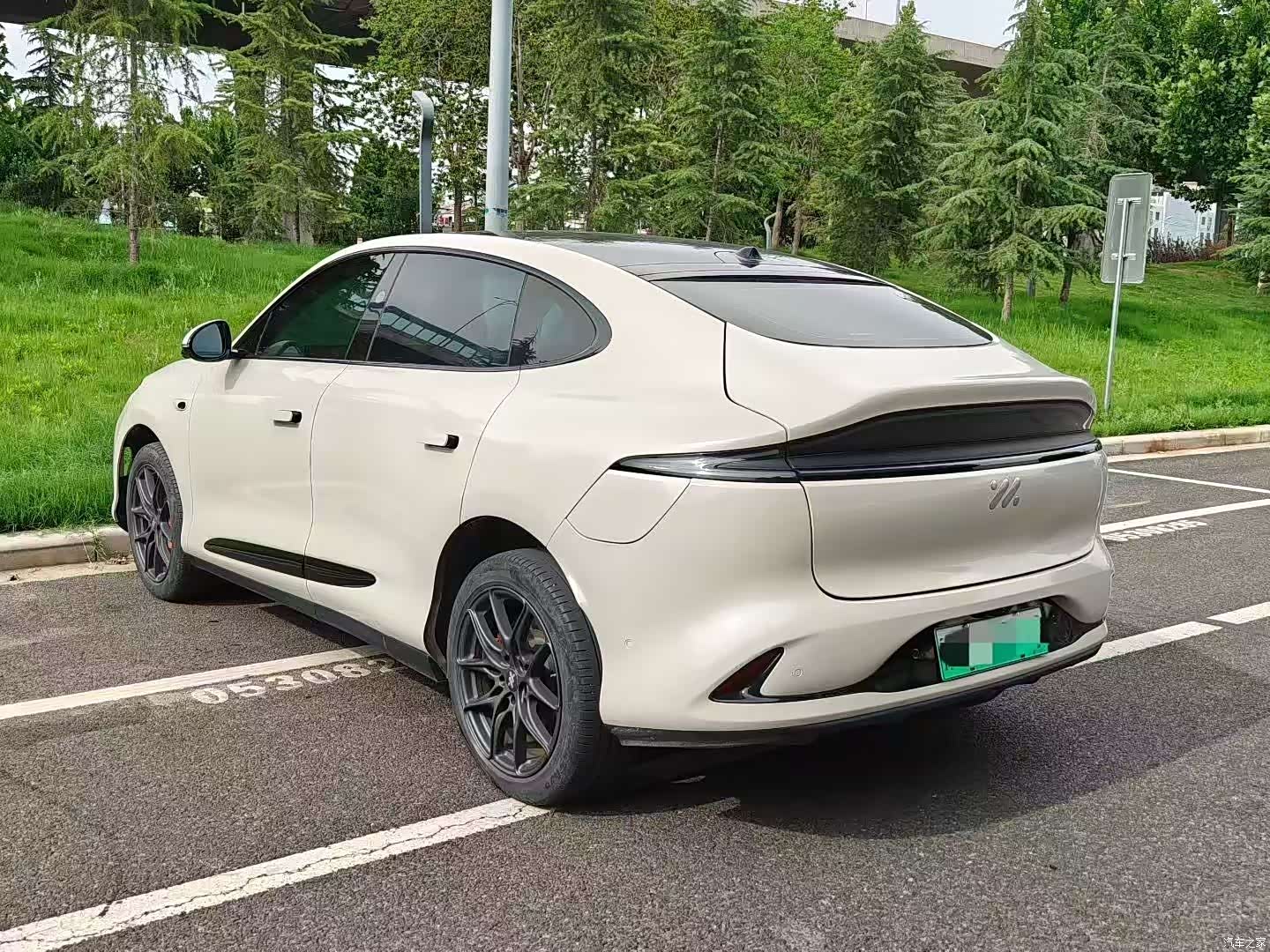 IM Motors LS6, 2023 9