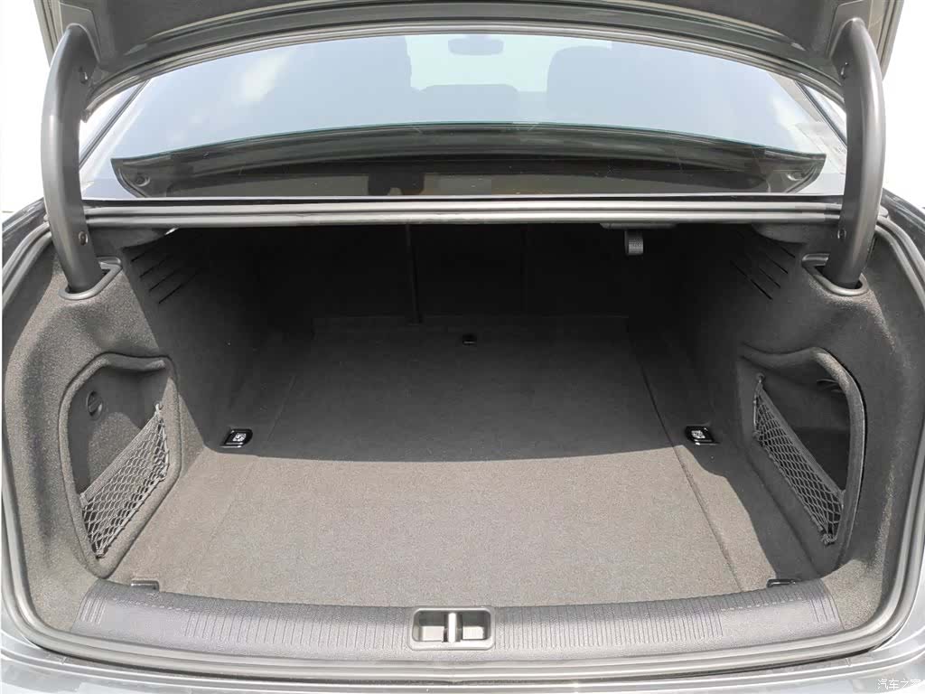 Audi A4L, 2023 21