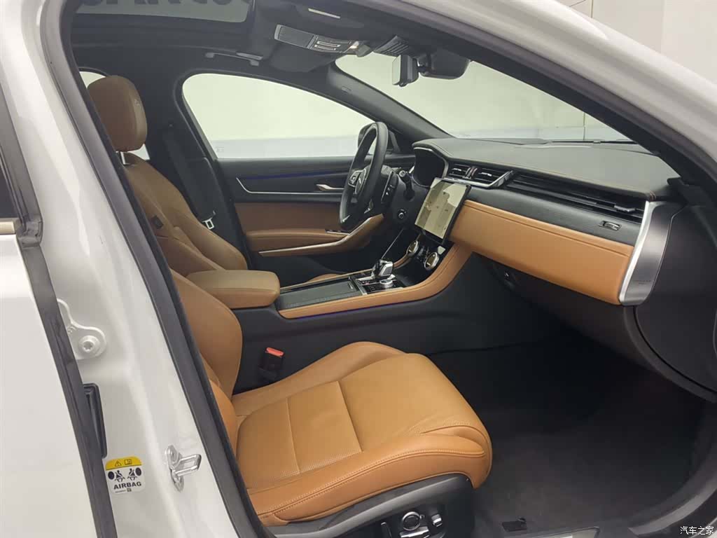Land Rover P300, 2024 18