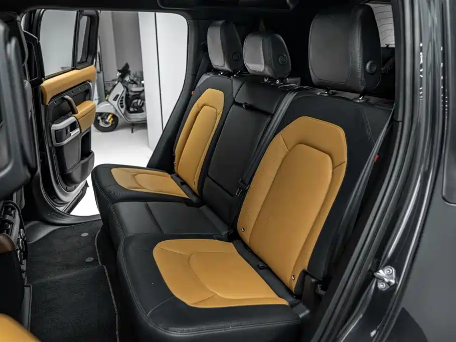 Land Rover guard