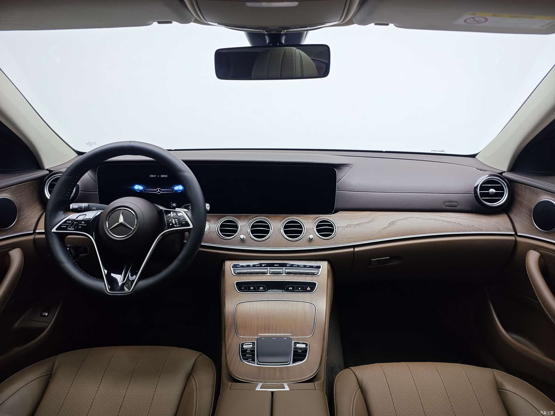 Mercedes-Benz E-Class, 2023 17