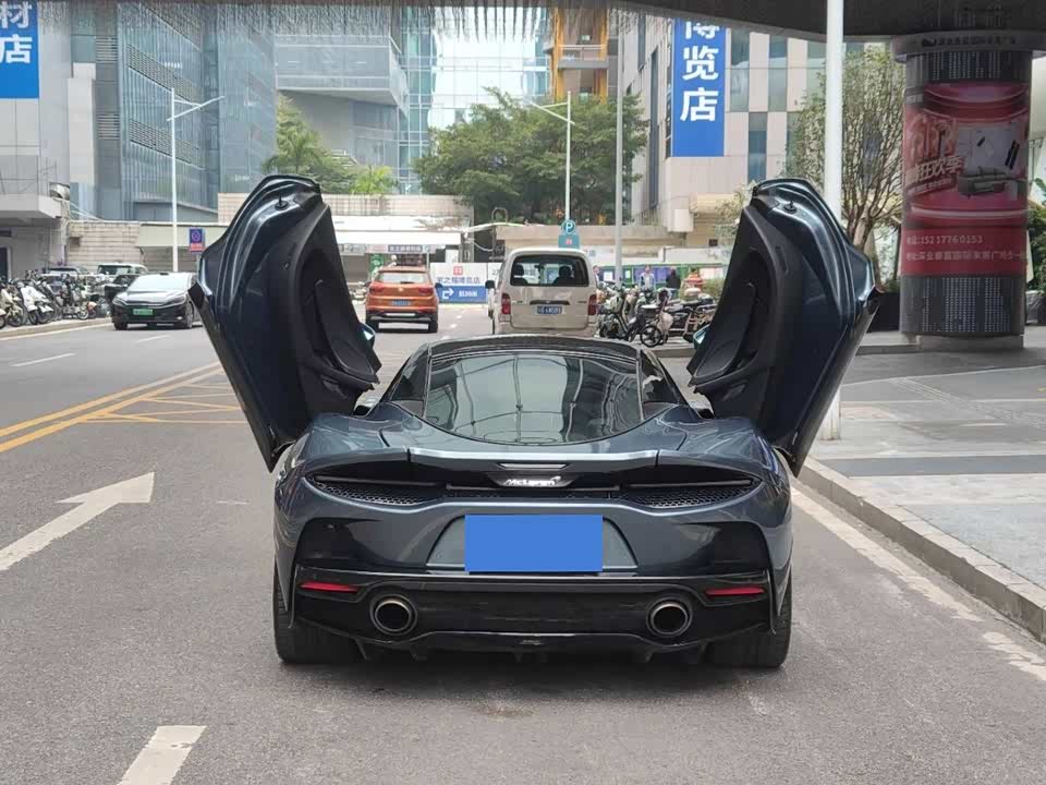 McLaren GT