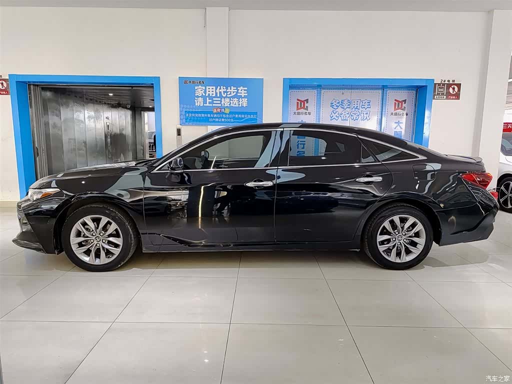 Toyota Avalon, 2021 3