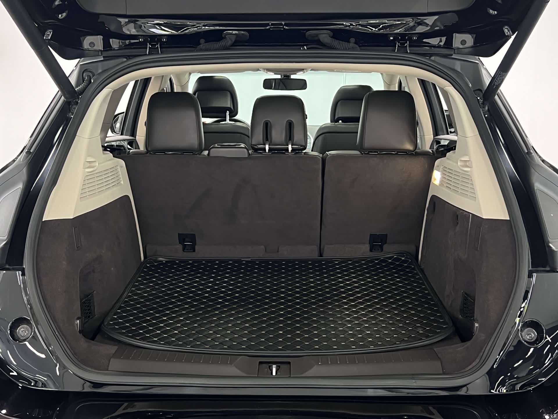 Lincoln MKC, 2018 11