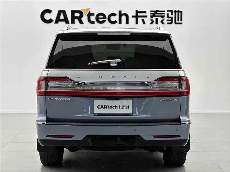 Lincoln Navigator