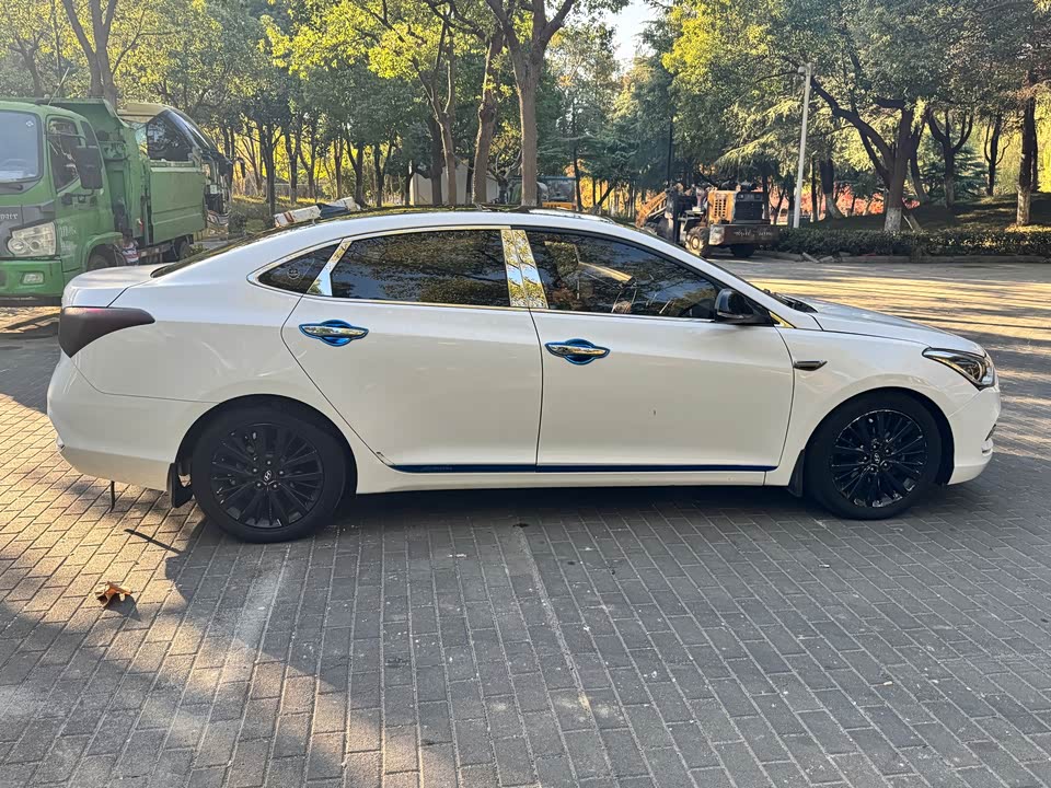 Hyundai Name picture