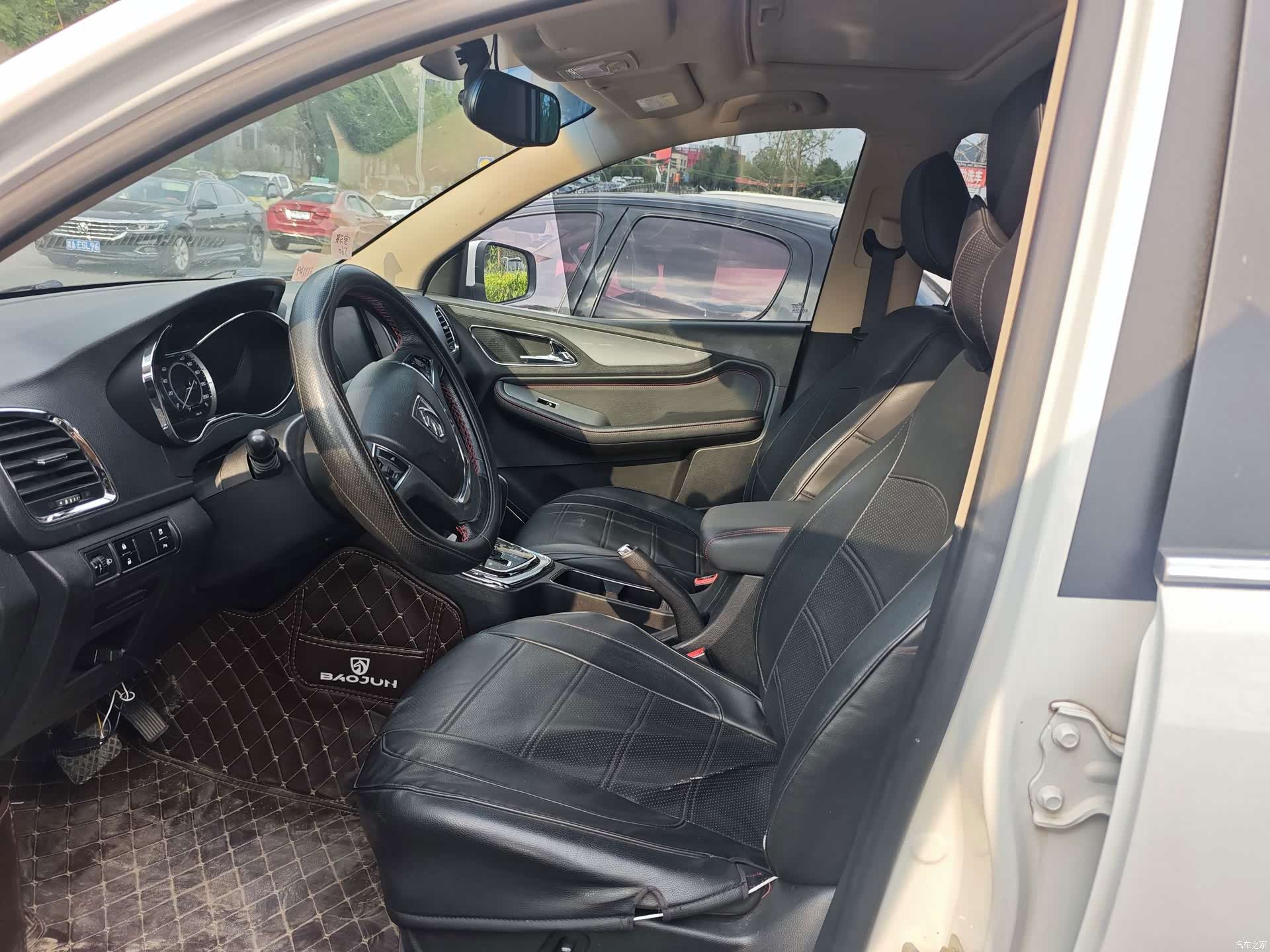 Wuling 560, 2016 15
