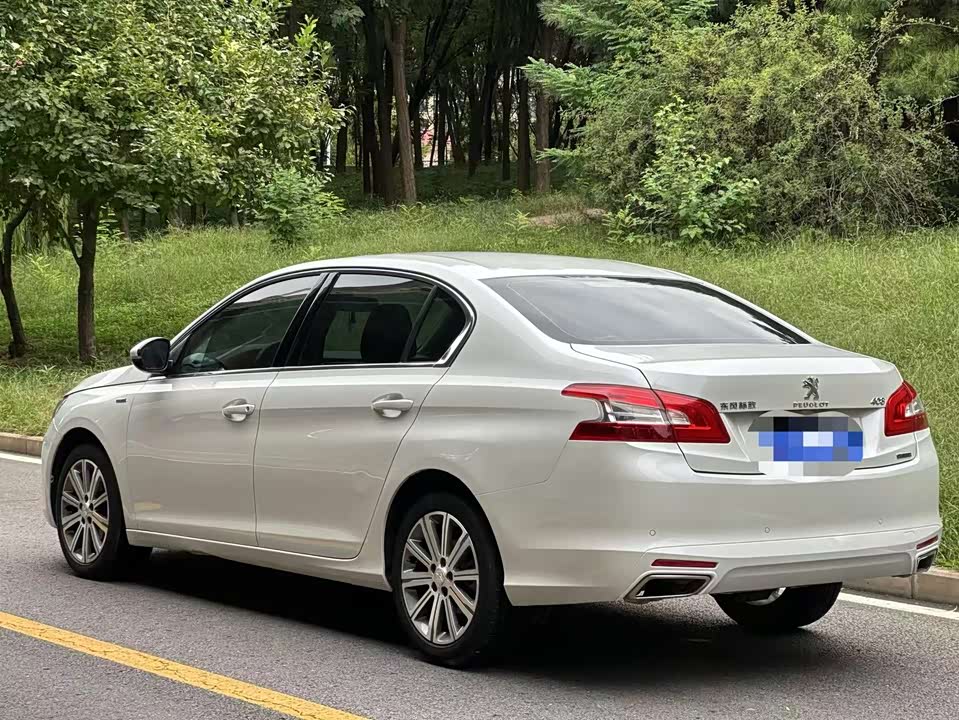 Peugeot 408