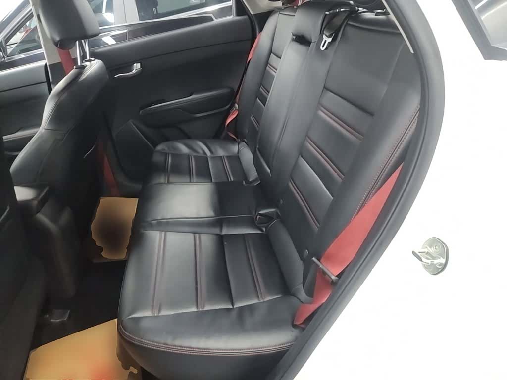 Kia KX3, 2015 17