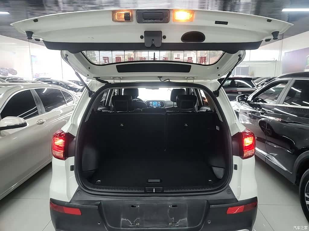 Kia KX3, 2015 19