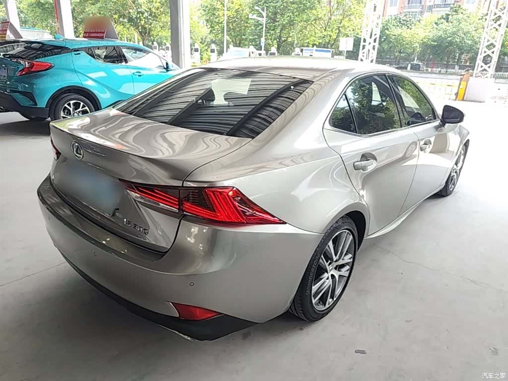 Lexus IS, 2017 7