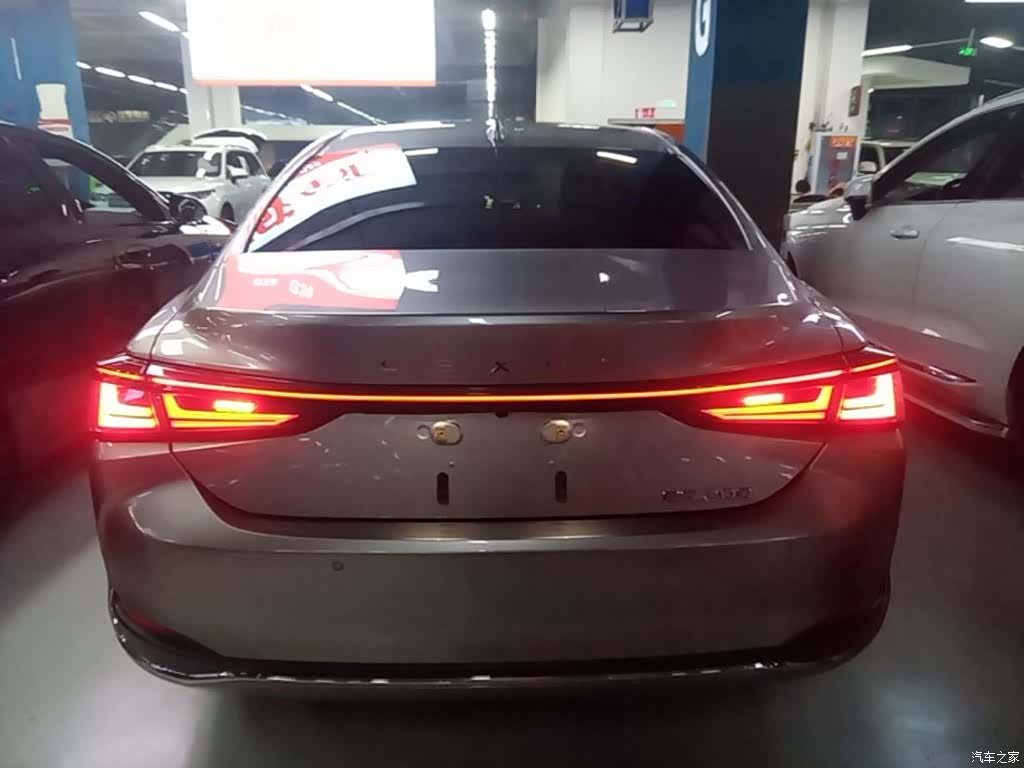 Lexus ES, 2025 6