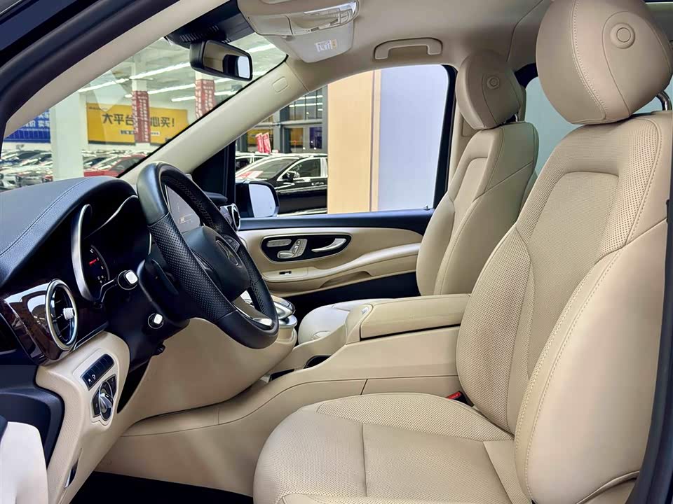 Mercedes-Benz V-class