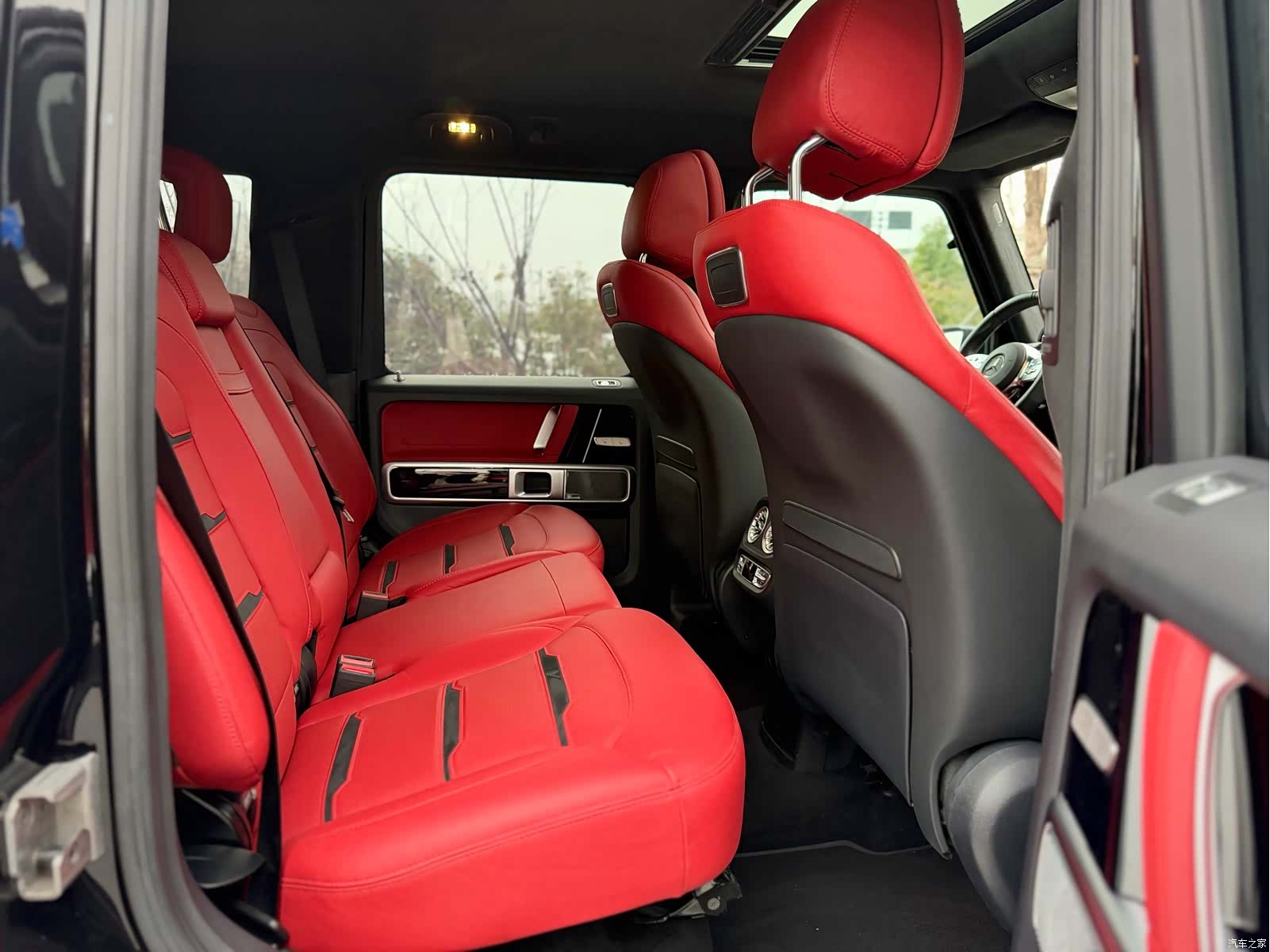 Mercedes-Benz G-Class, 2024 16