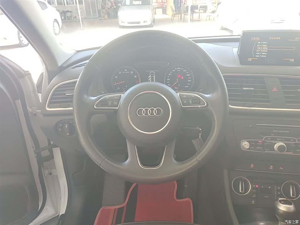 Audi Q3, 2018 11